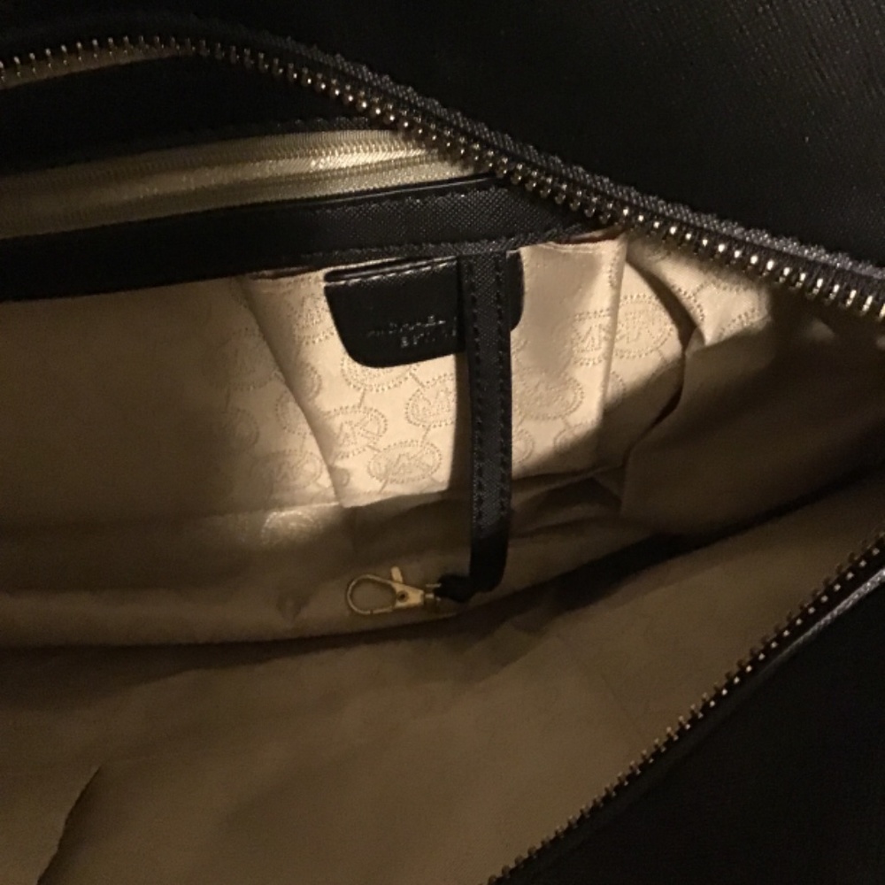 🔥SALE! NWT, MICHAEL KORS, JET SEY CHARM, SHOULDER BAG, AND WALLET🔥🔥 - Picture 4 of 6